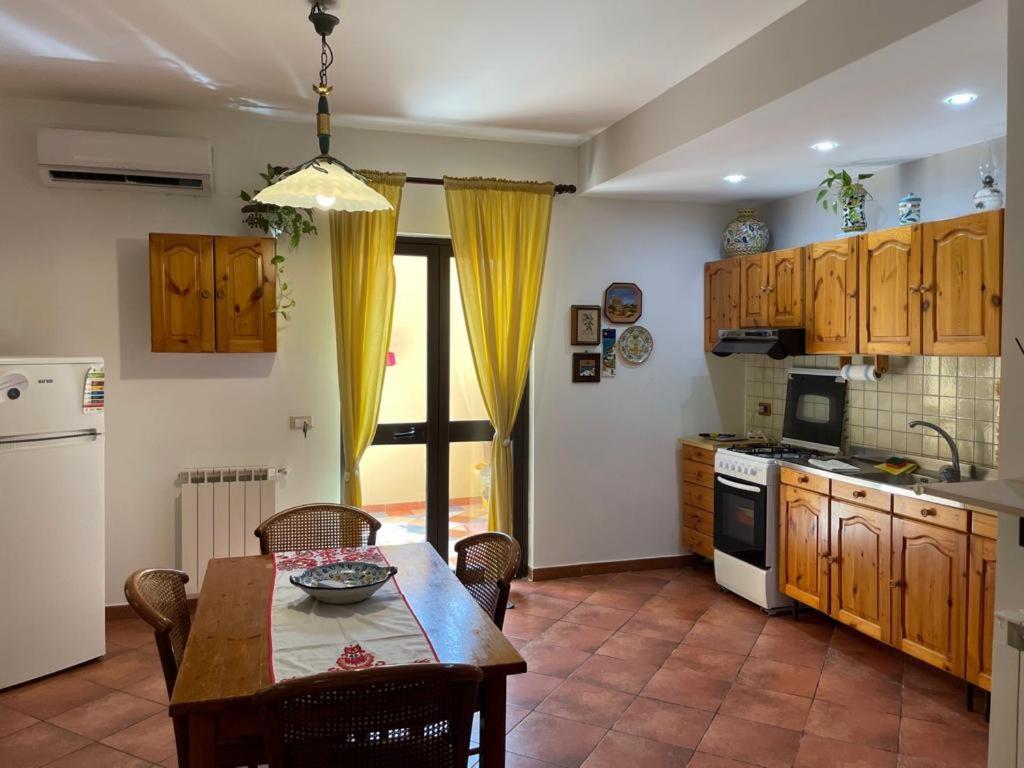 Апартаменти Casa Montalbano Порто-Емпедокле Екстер'єр фото